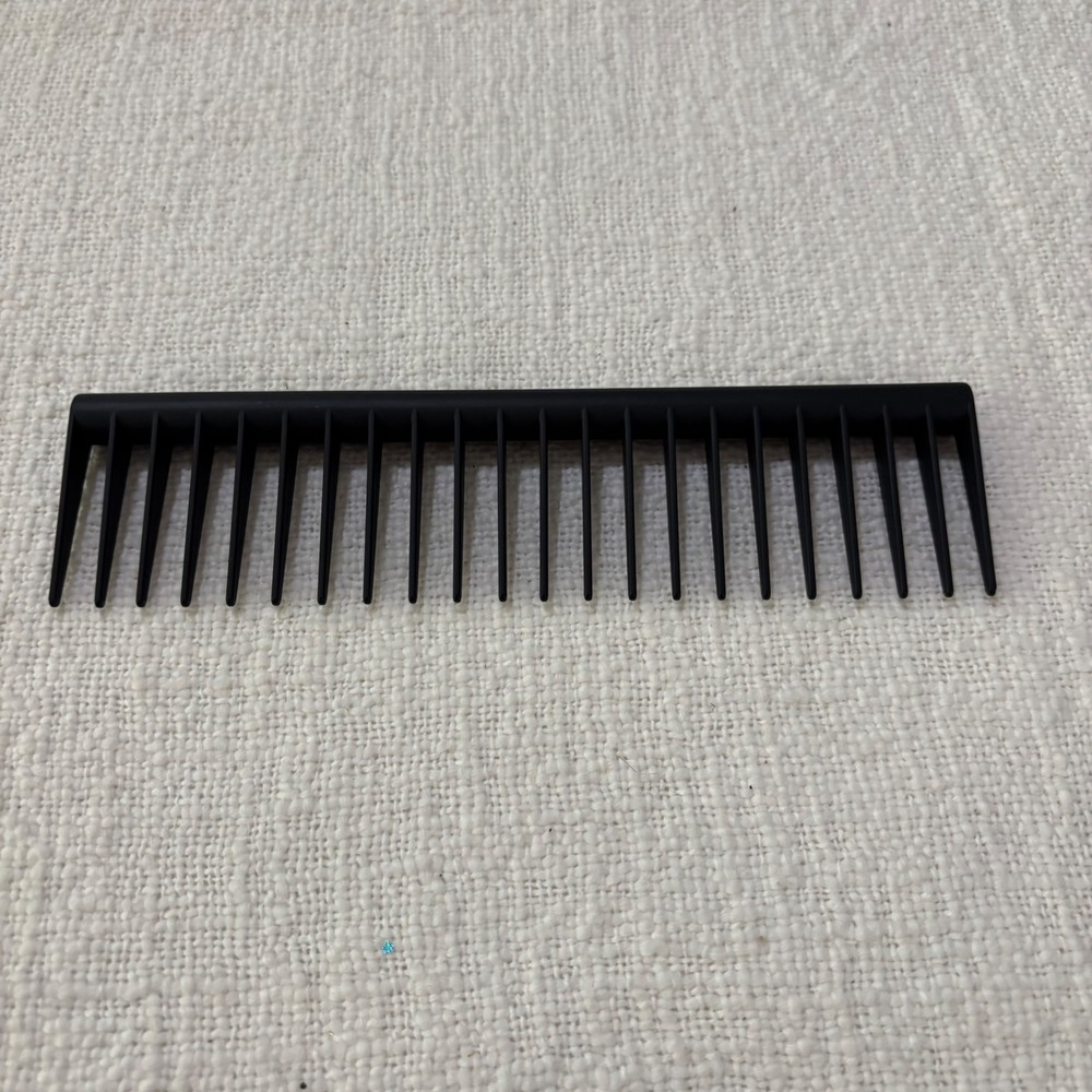 Dyson Wide Tooth Detangling Comb and Chitosan Post-Style Serum Sample 4mL Set - Picture 5 of 6